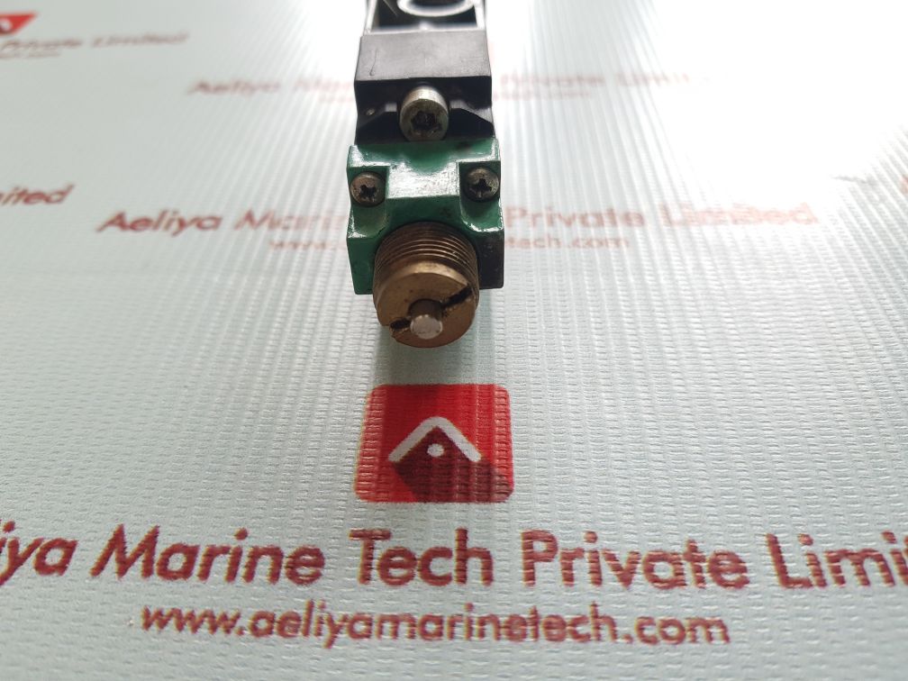 Univer cl-111a pneumatic valve
