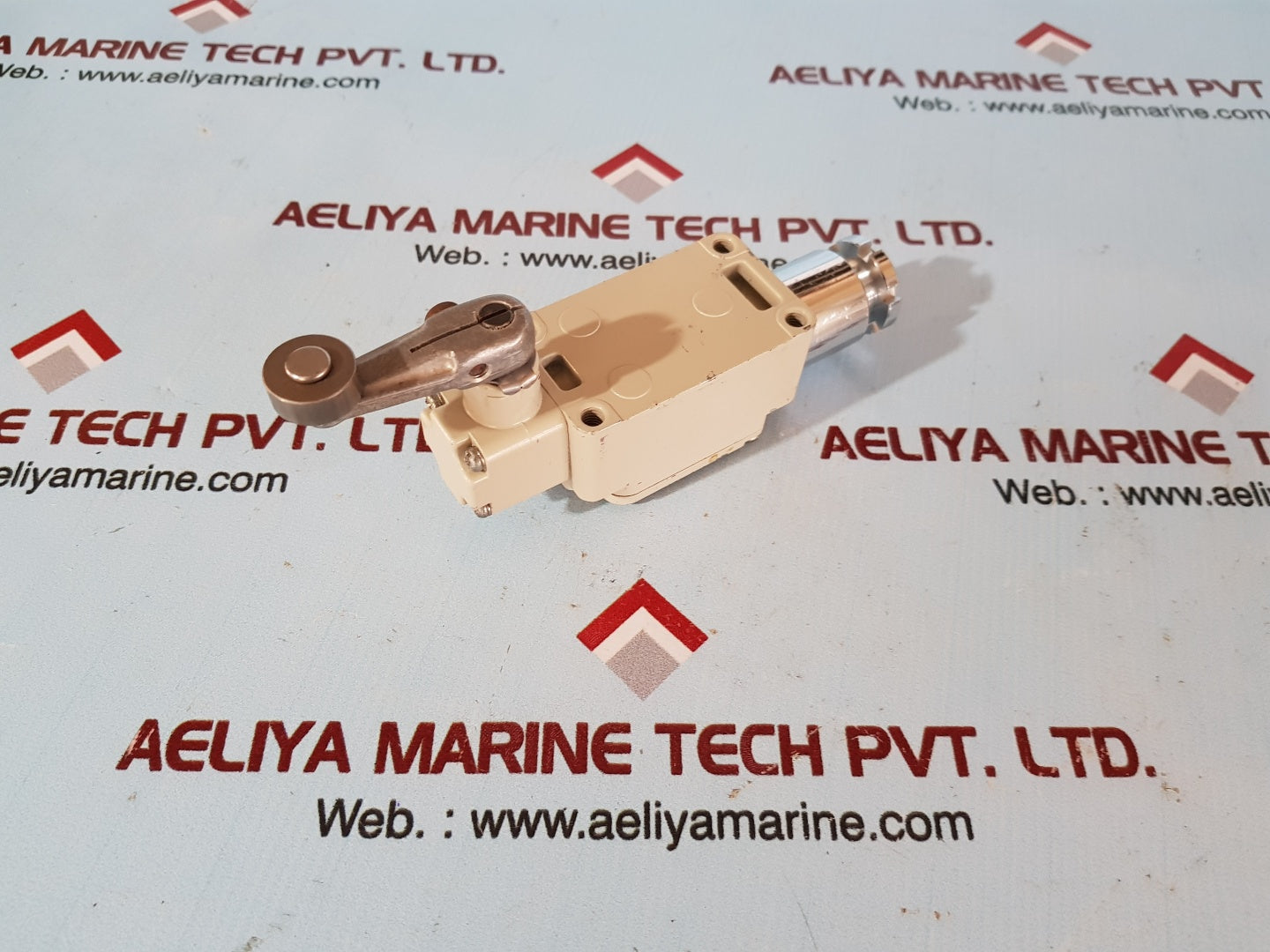 Yamatake 1ls19-j limit switch