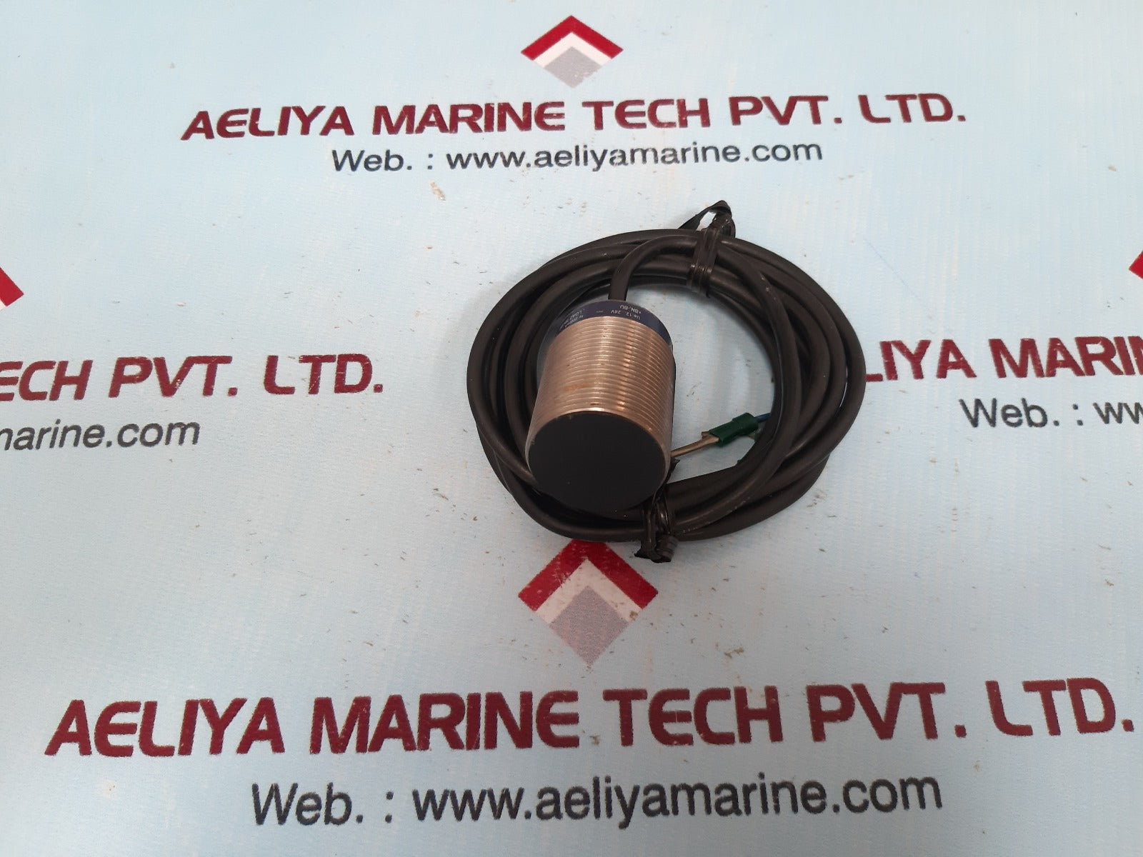 Telemecanique xs530b1pal2 proximity sensor 