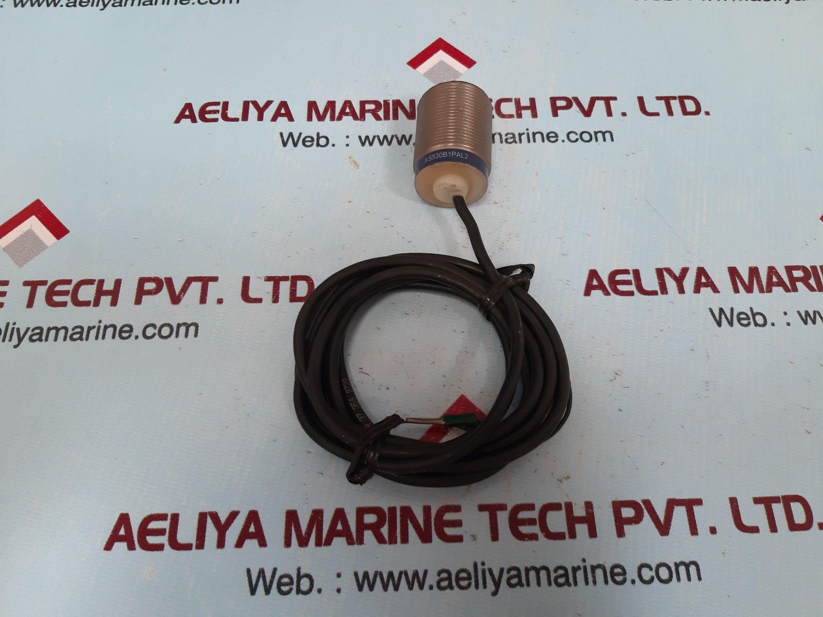 Telemecanique xs530b1pal2 proximity sensor 