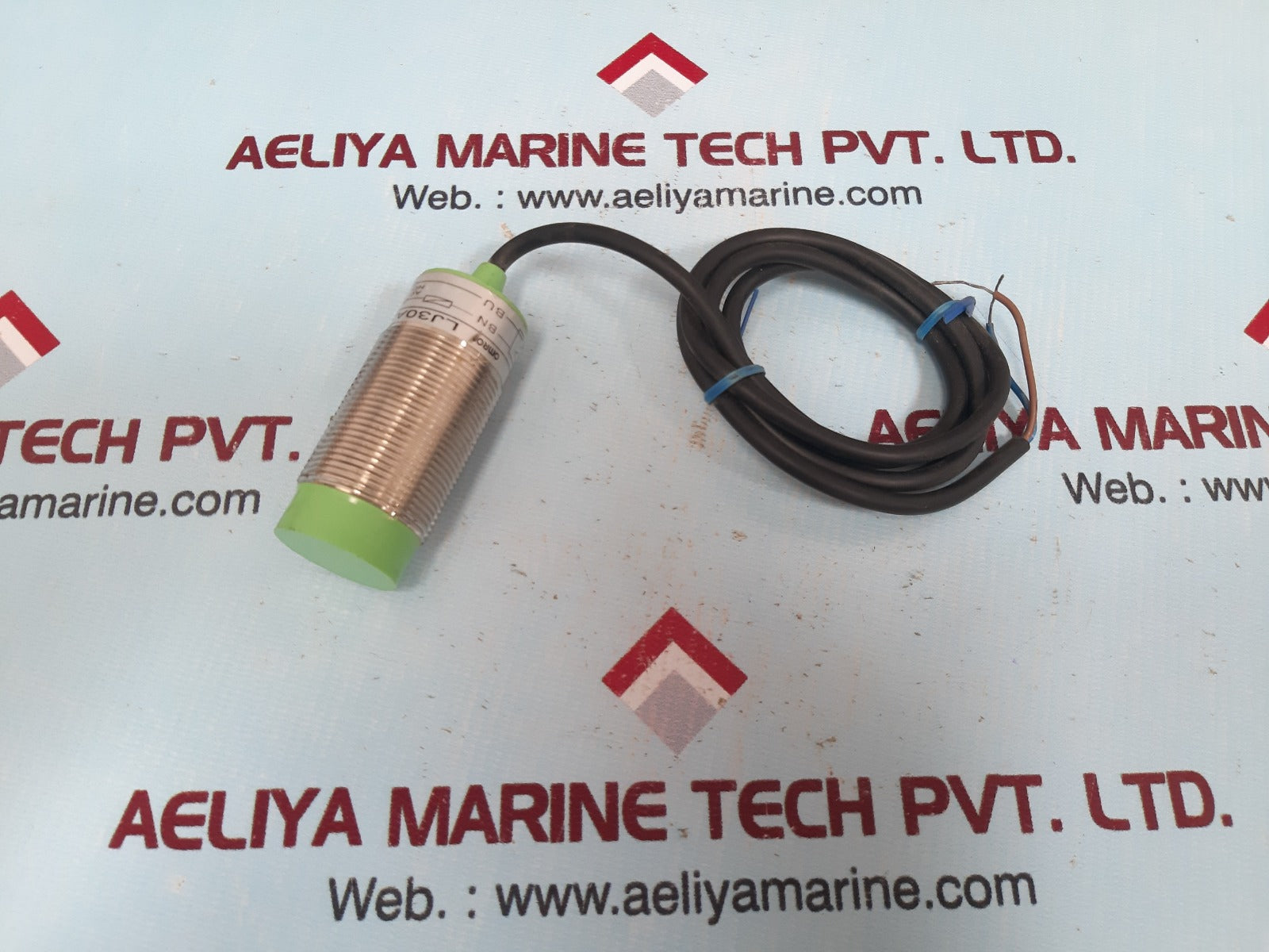Omron lj30a3-15-j/ez proximity sensor 