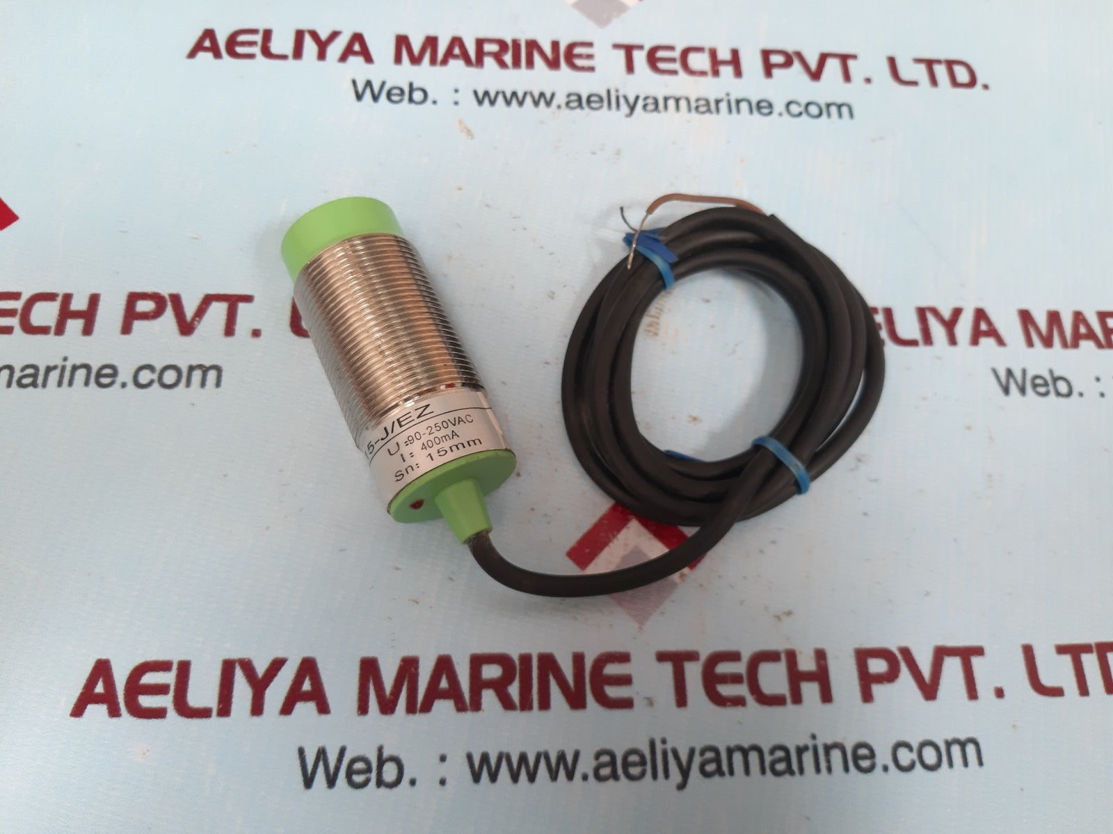 Omron lj30a3-15-j/ez proximity sensor 