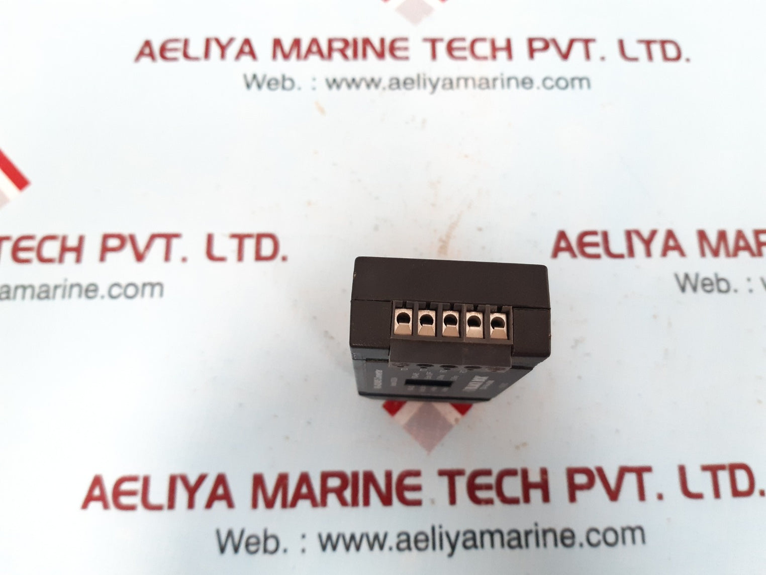 Black box ic820a universal rs-422/485 converter 