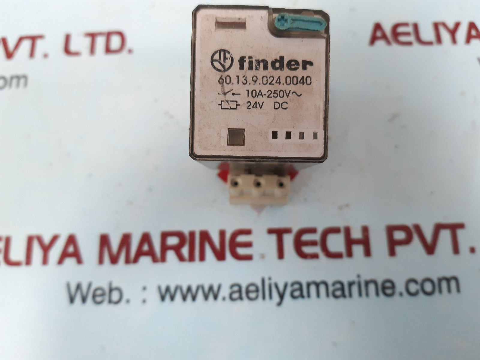 Lot of 2x Finder 60.13.9.024.0040 general purpose relay