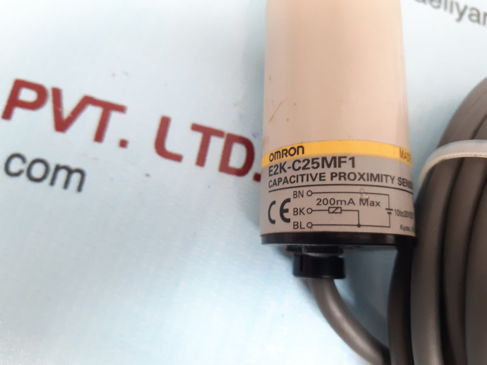 Omron E2K-c25Mf1 Capacitive Proximity Sensor Switch