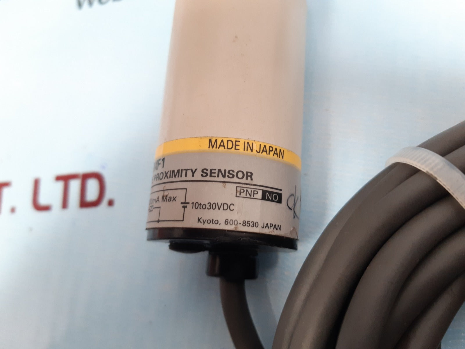 Omron E2K-c25Mf1 Capacitive Proximity Sensor Switch