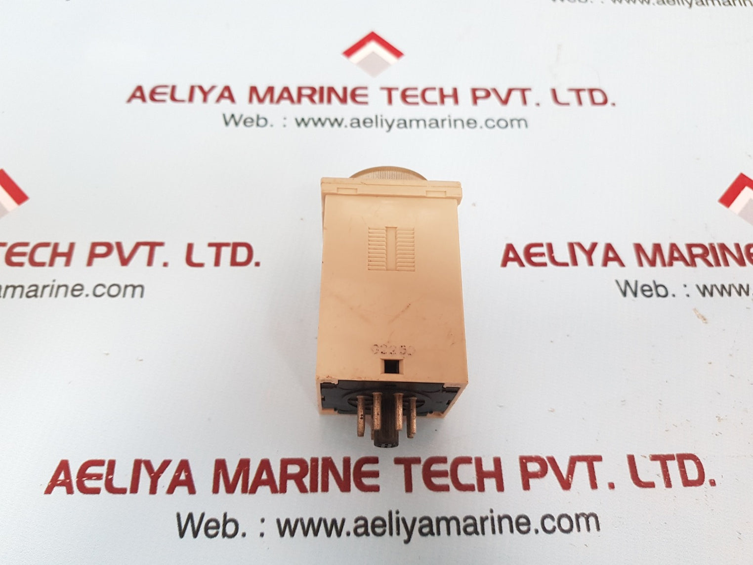 Omron H3Ba-8H-305 Timer Automation 24Vac 5A 250Vac Resistive Load