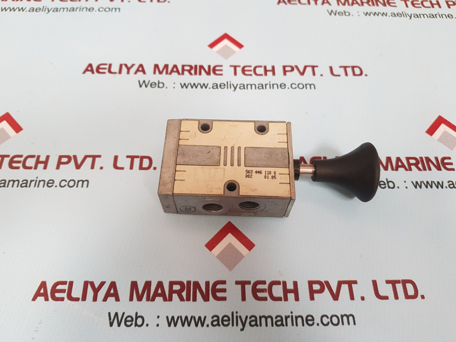 Rexroth 563 446 110 0 Directional Control Valve