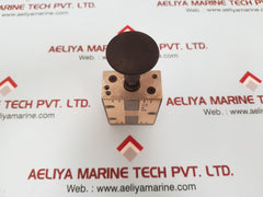 Rexroth 563 446 110 0 Directional Control Valve