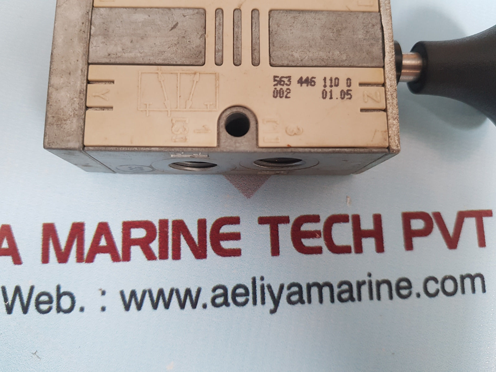 Rexroth 563 446 110 0 Directional Control Valve