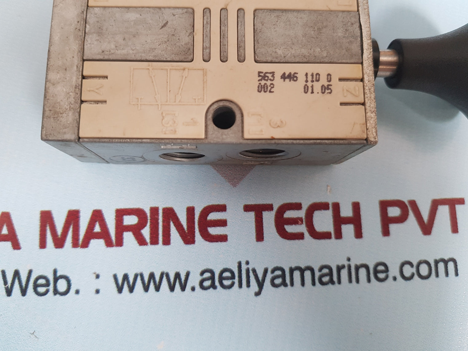 Rexroth 563 446 110 0 Directional Control Valve