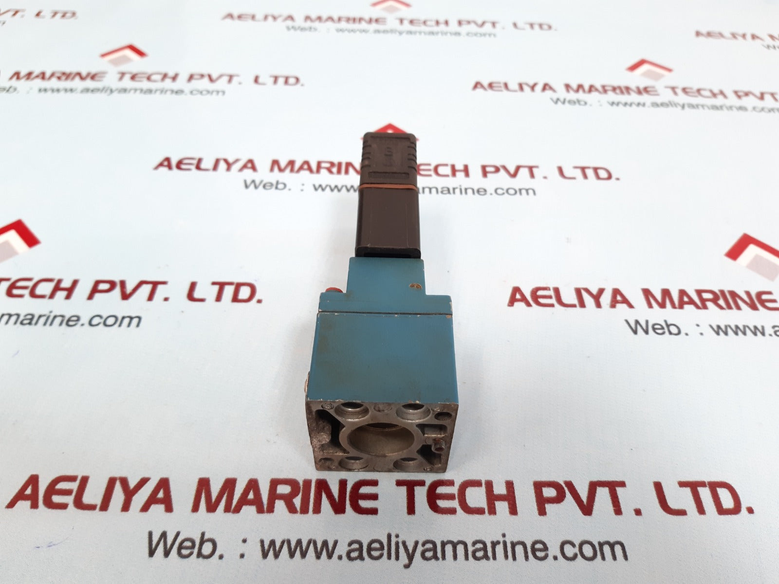 Rexroth 3722260220 Pneumatic Directional Valve 24V