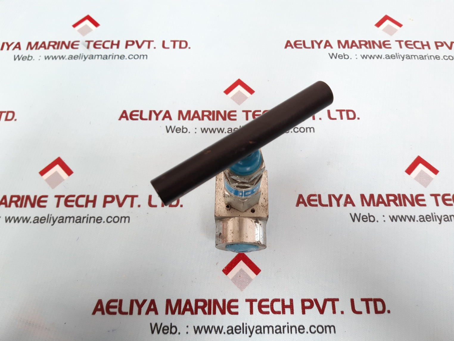 Fluid Controls 8Env10-m/F-n Angle Needle Valve A 108/10000Psi 006818-23