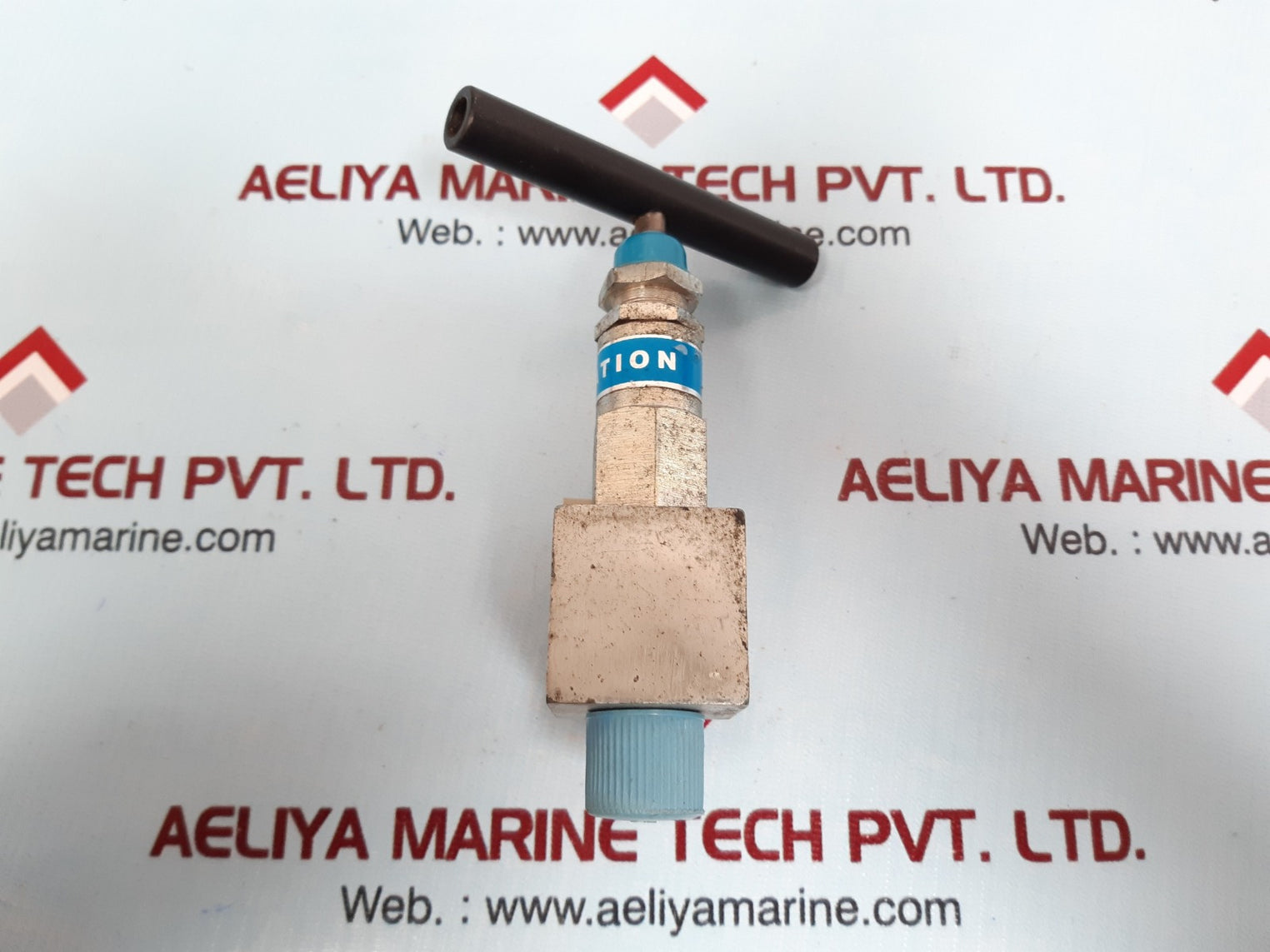 Fluid Controls 8Env10-m/F-n Angle Needle Valve A 108/10000Psi 006818-23