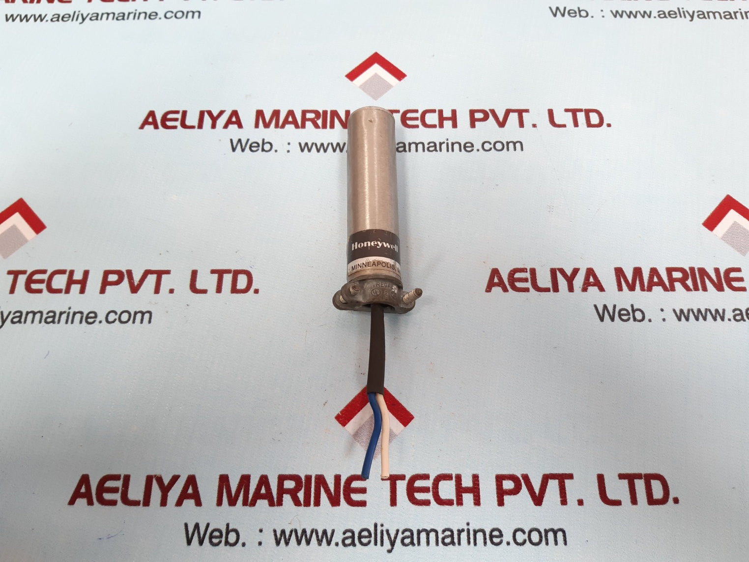 Honeywell C7044A10061 U.V. Flame Sensor Detector