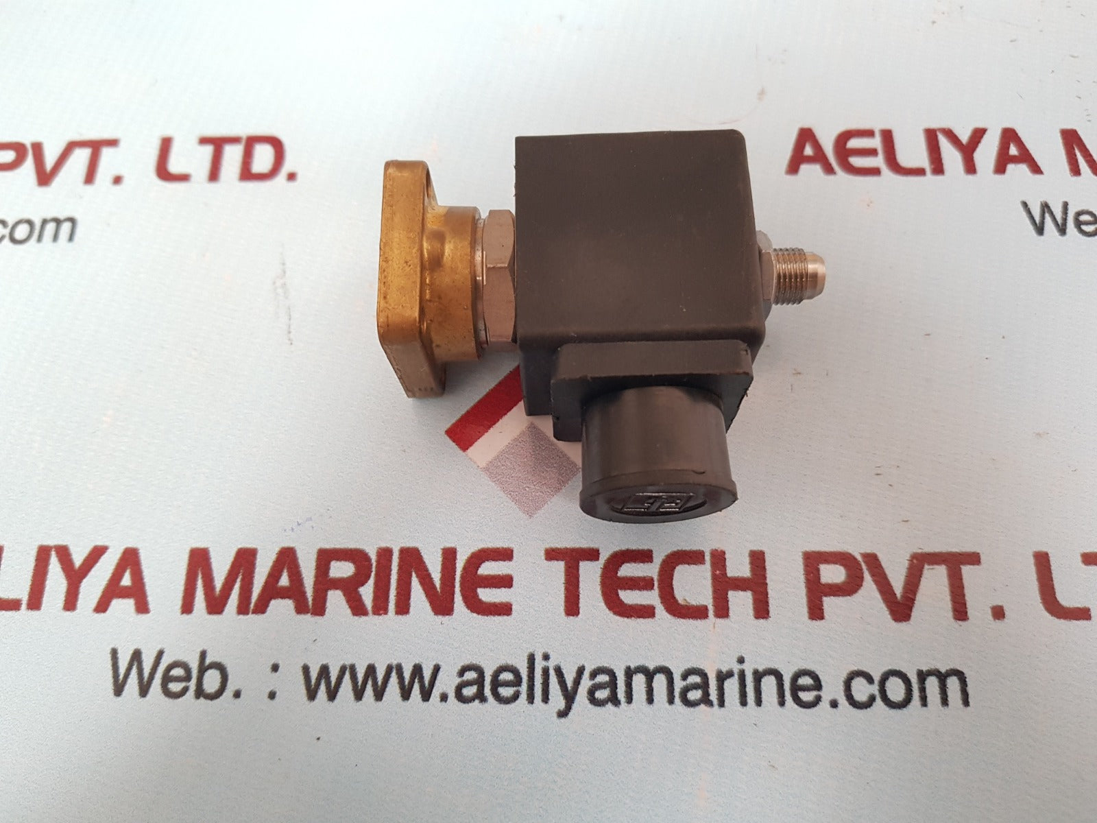 Parker 131F4304 Lucifer 3 Way Solenoid Valve 220-240V 50Hz 240V 60Hz
