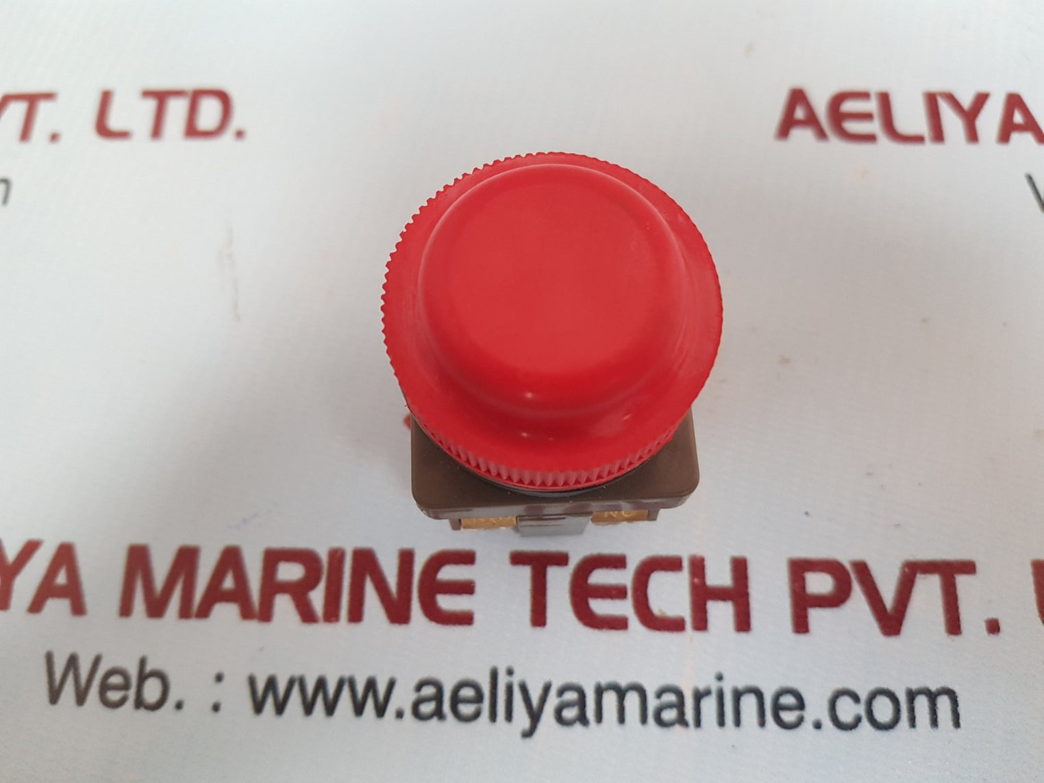 Idec 41-10650 izumi red momentary push button