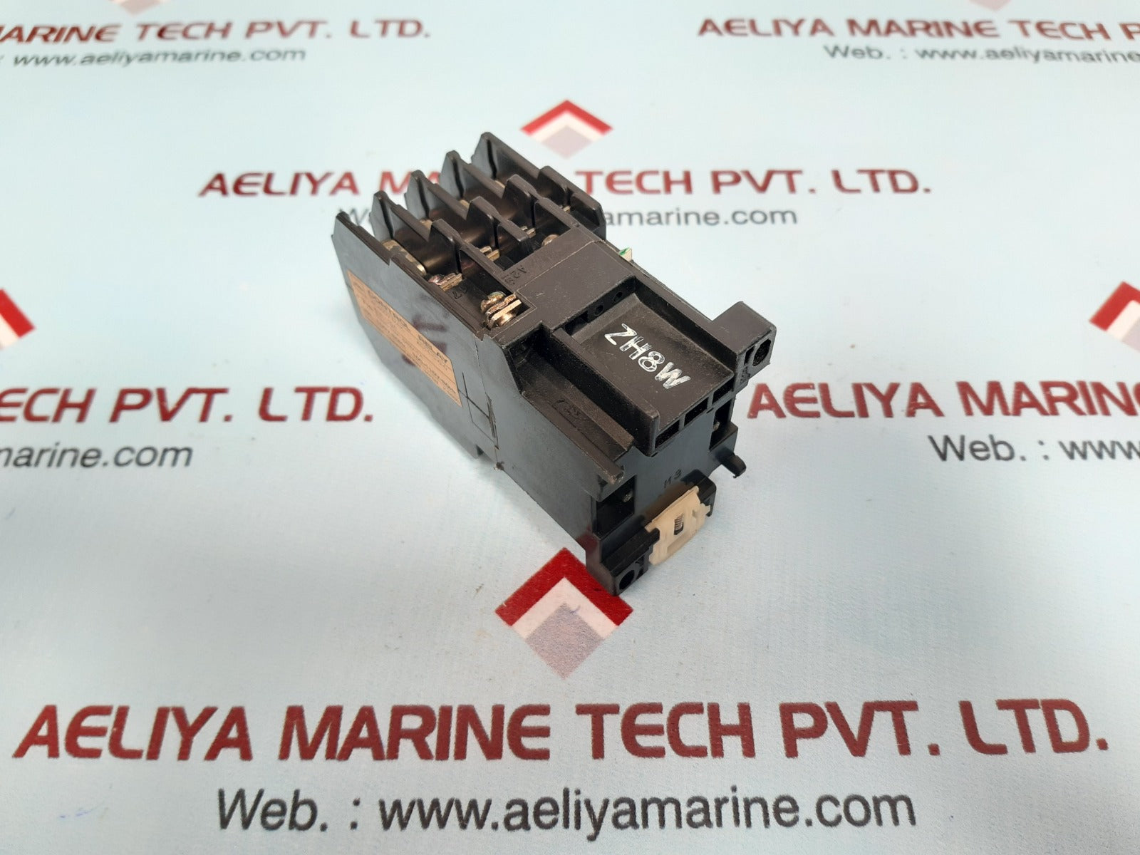 Toshiba A8A-44 (4A4B) Control Relay 100V-50Hz 100-110V-60Hz