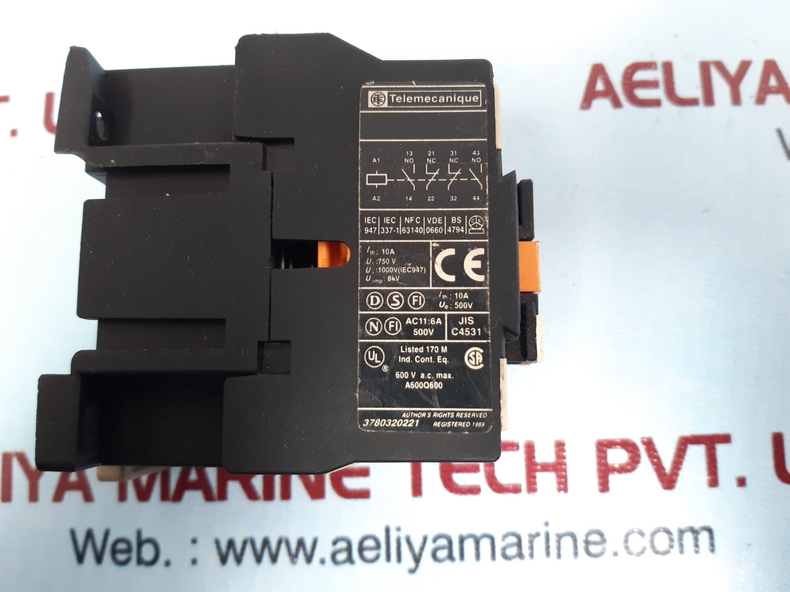 Telemecanique Ca2 Dn22 Contactor Relay 24V 50/60Hz 600V Ac Max