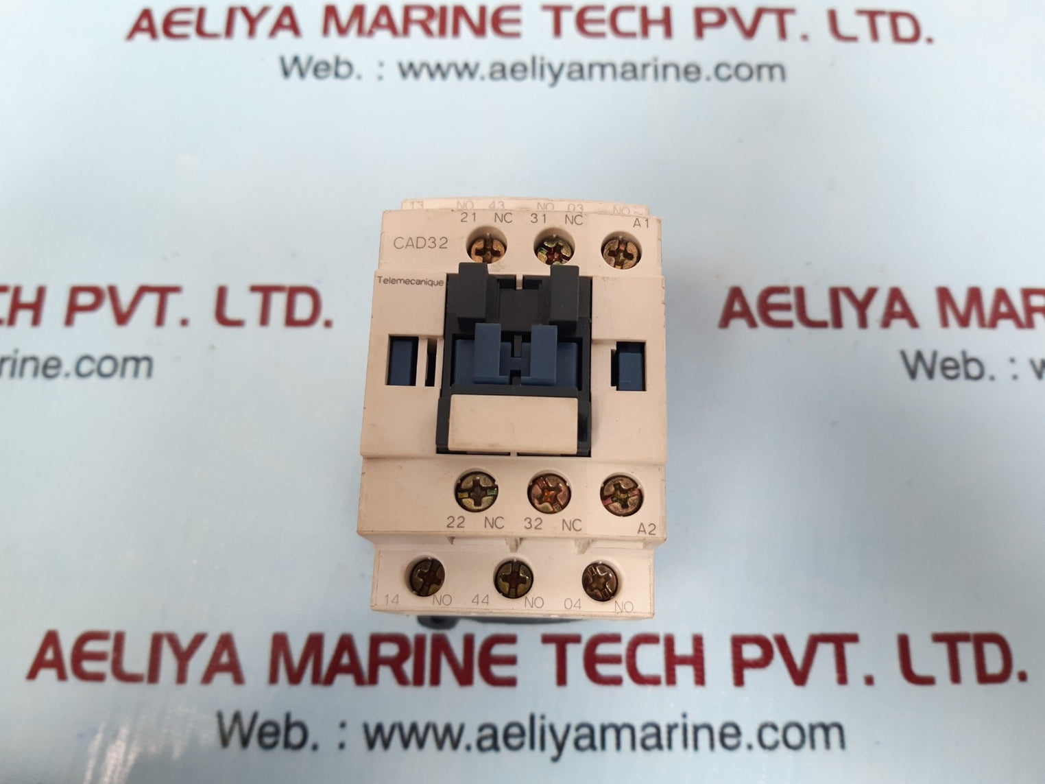 Telemecanique/Schneider Cad32 Control Relay Vdc 0660