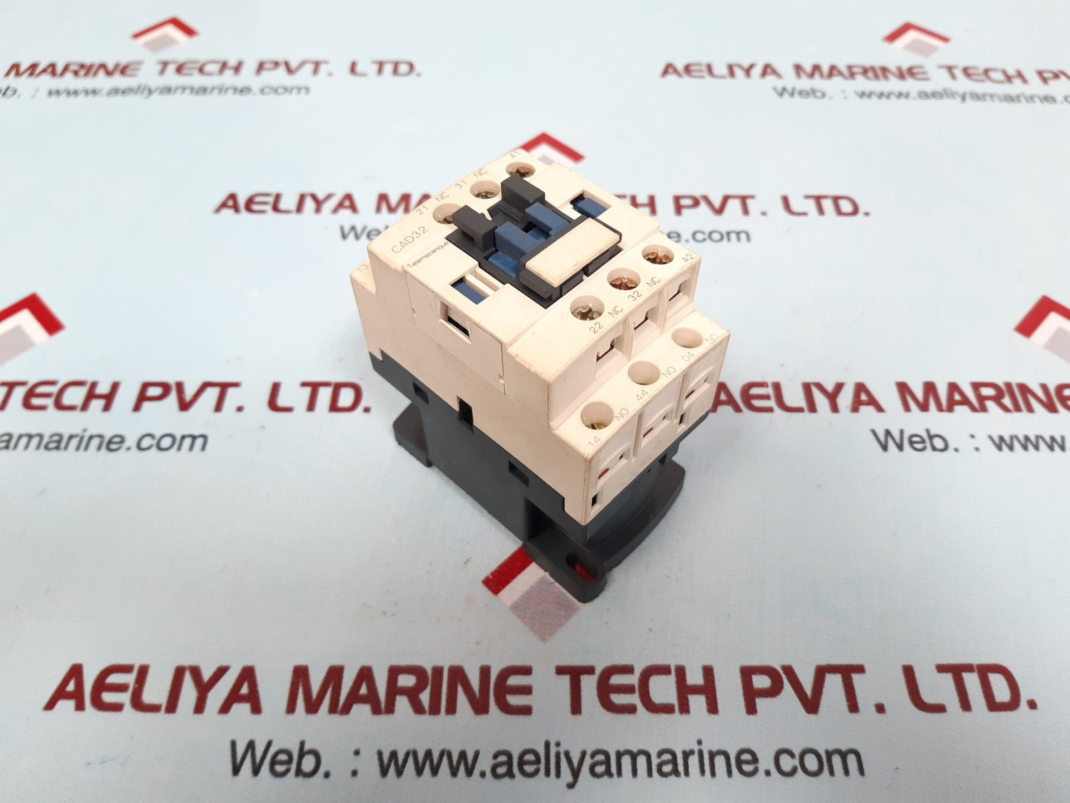 Telemecanique/Schneider Cad32 Control Relay Vdc 0660