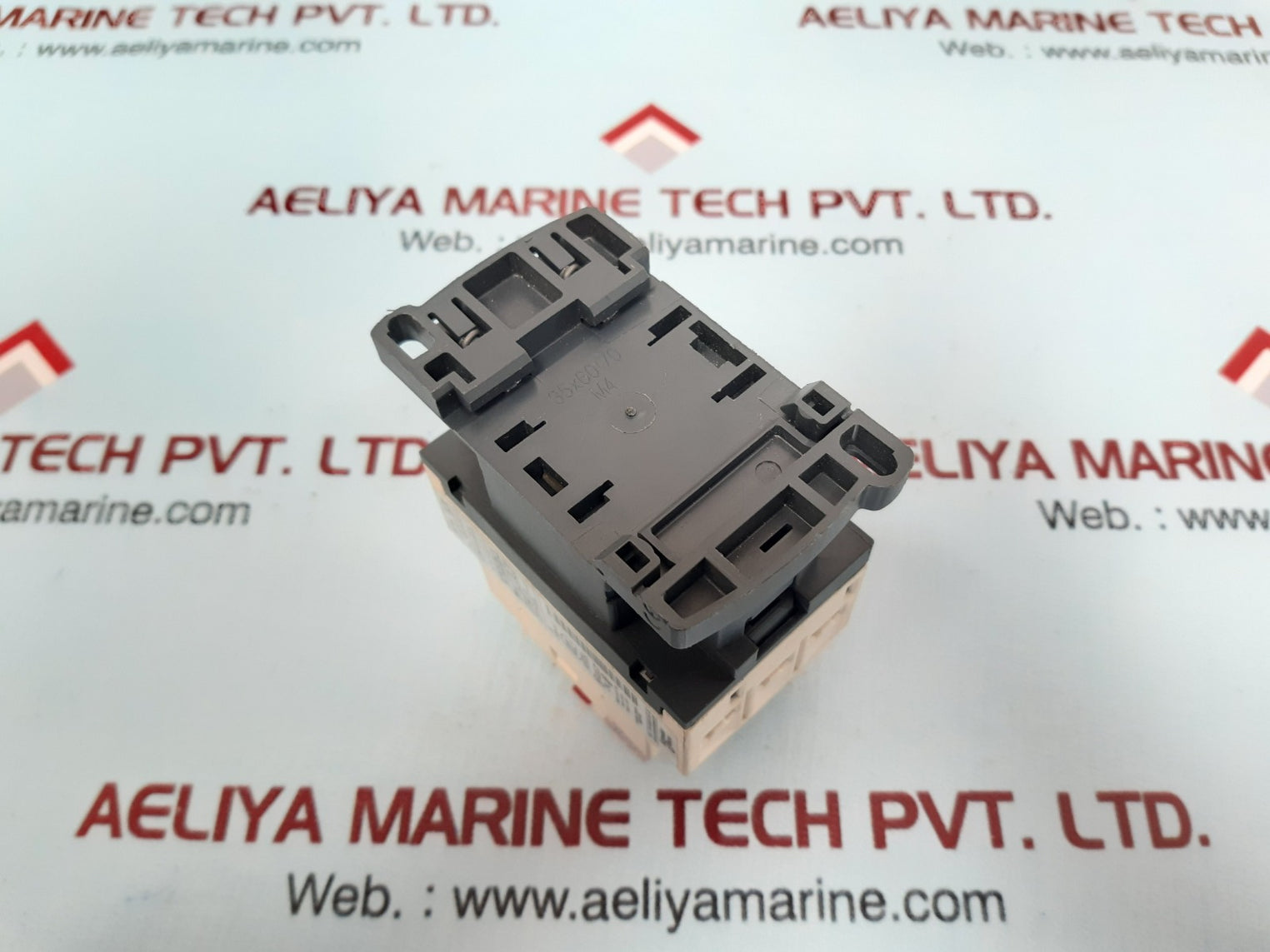 Telemecanique/Schneider Cad32 Control Relay Vdc 0660