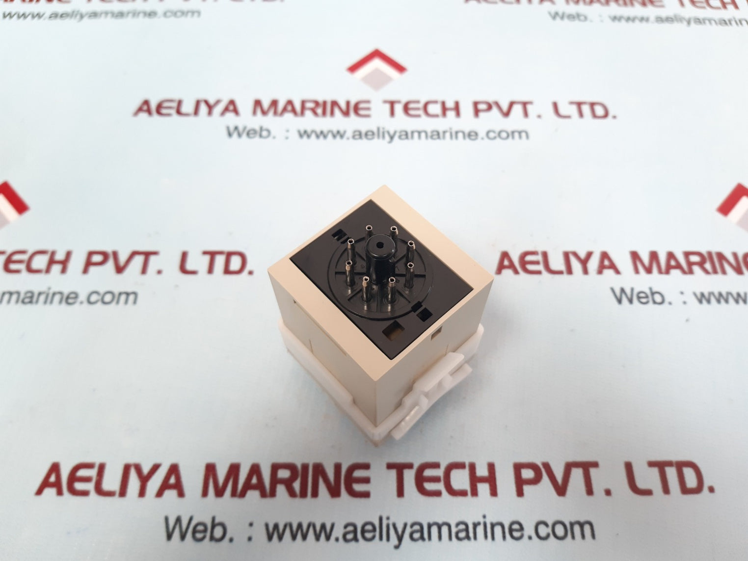 Autonics At8N Analog Timer 0-10 Min 100-240Vac /24-240Vdc 50-60Hz