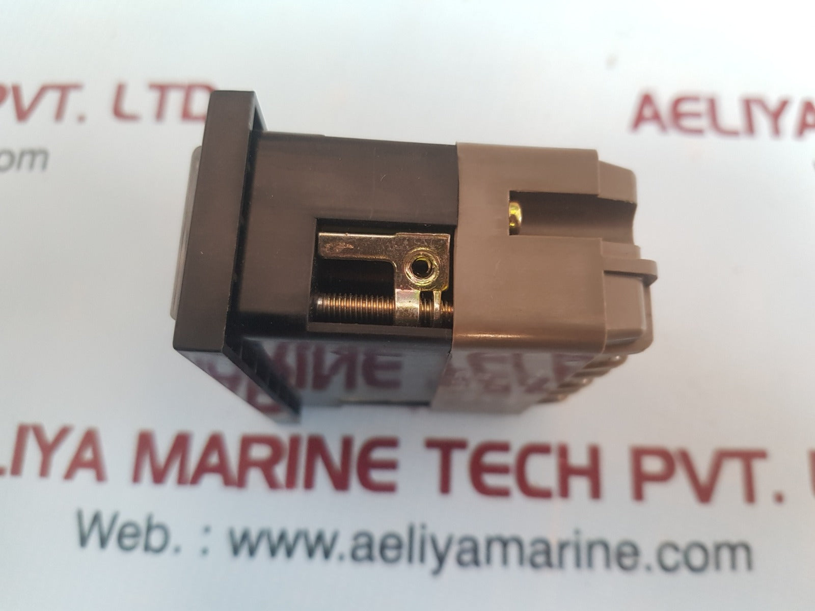 Idec Izumi Sl 37-3001 Square Display Light