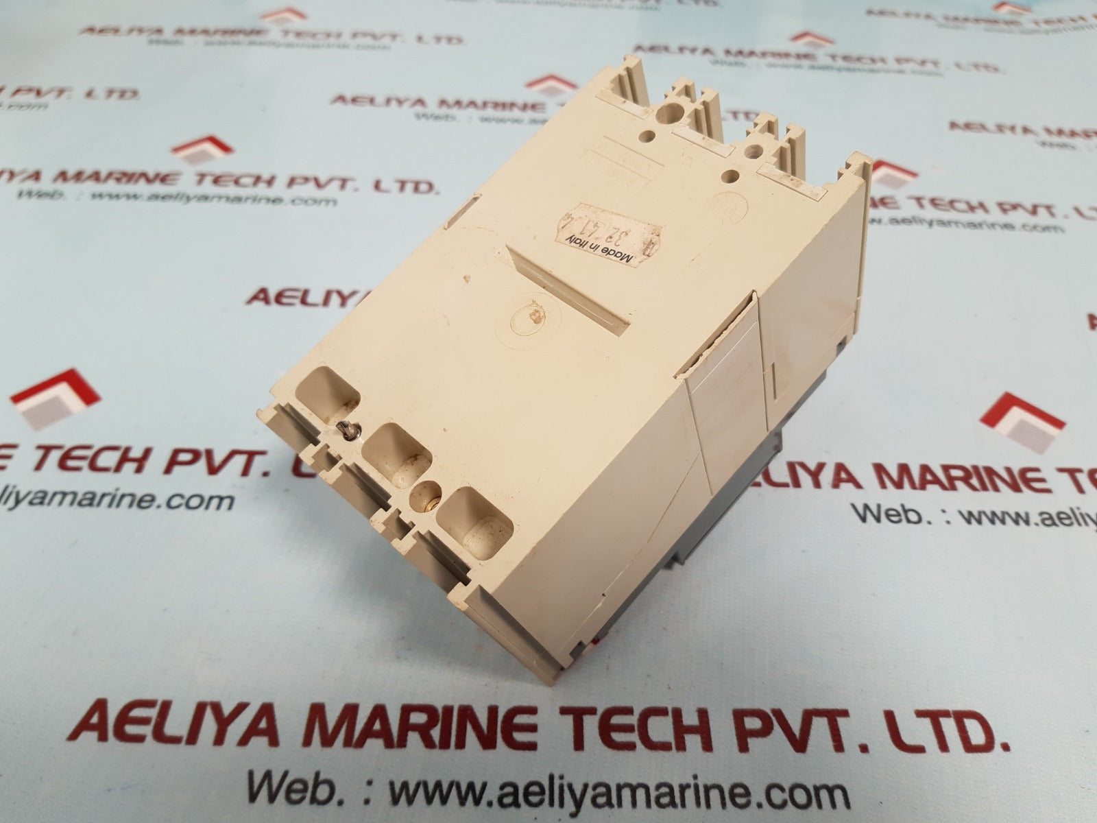 Abb tmax t1b 160 circuit breaker 