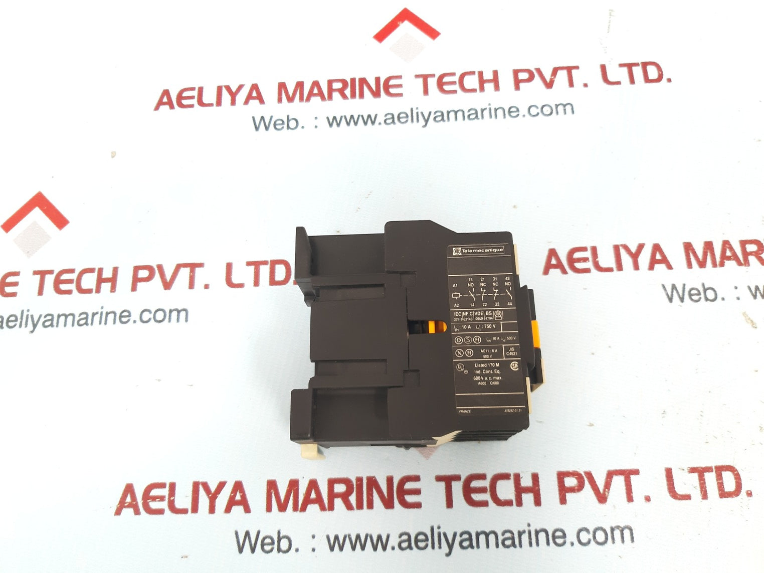 Telemecanique Ca2 Dn 22 Control Relay 220V 50/60Hz