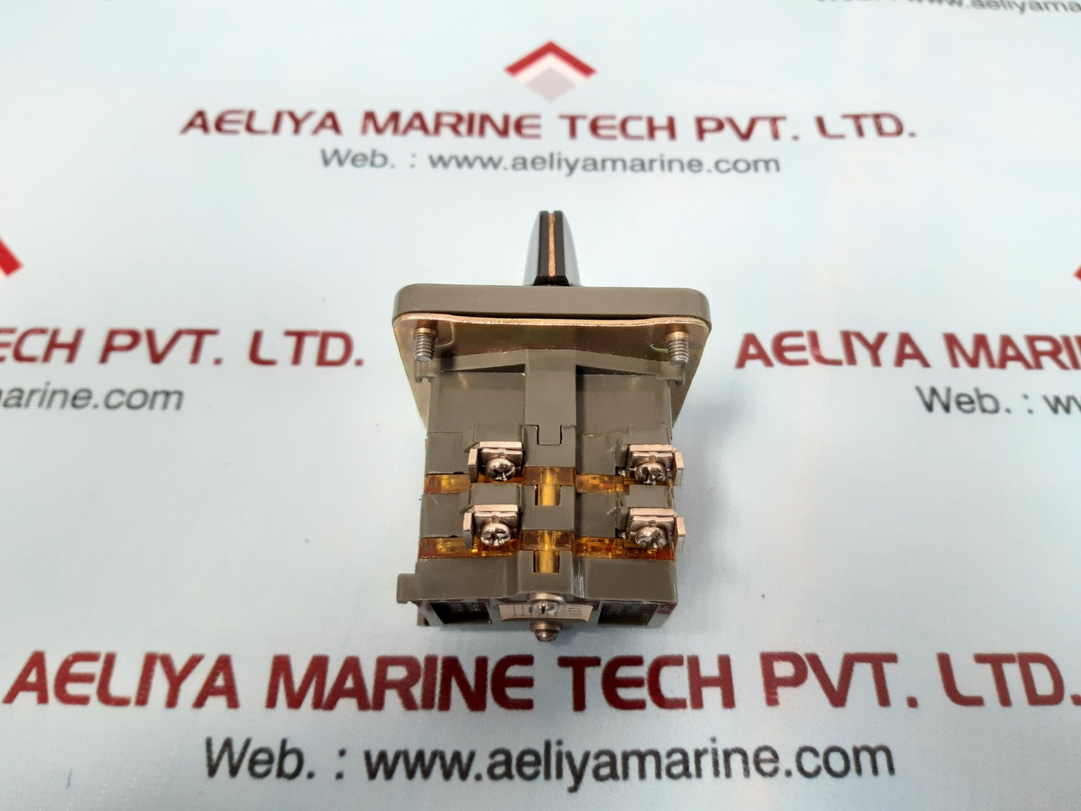 Yongsung co371-64mob cam switch ac220v 10a