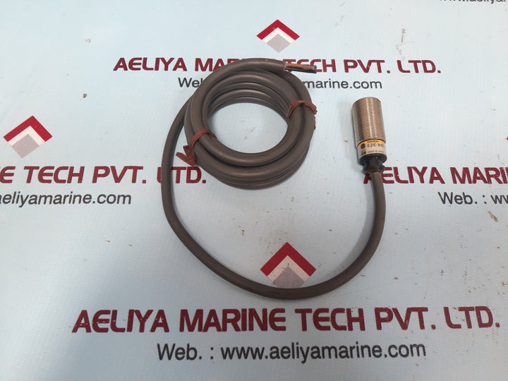 Omron E2E-x5E2 Proximity Switch Sensor 12 To 24 Vdc