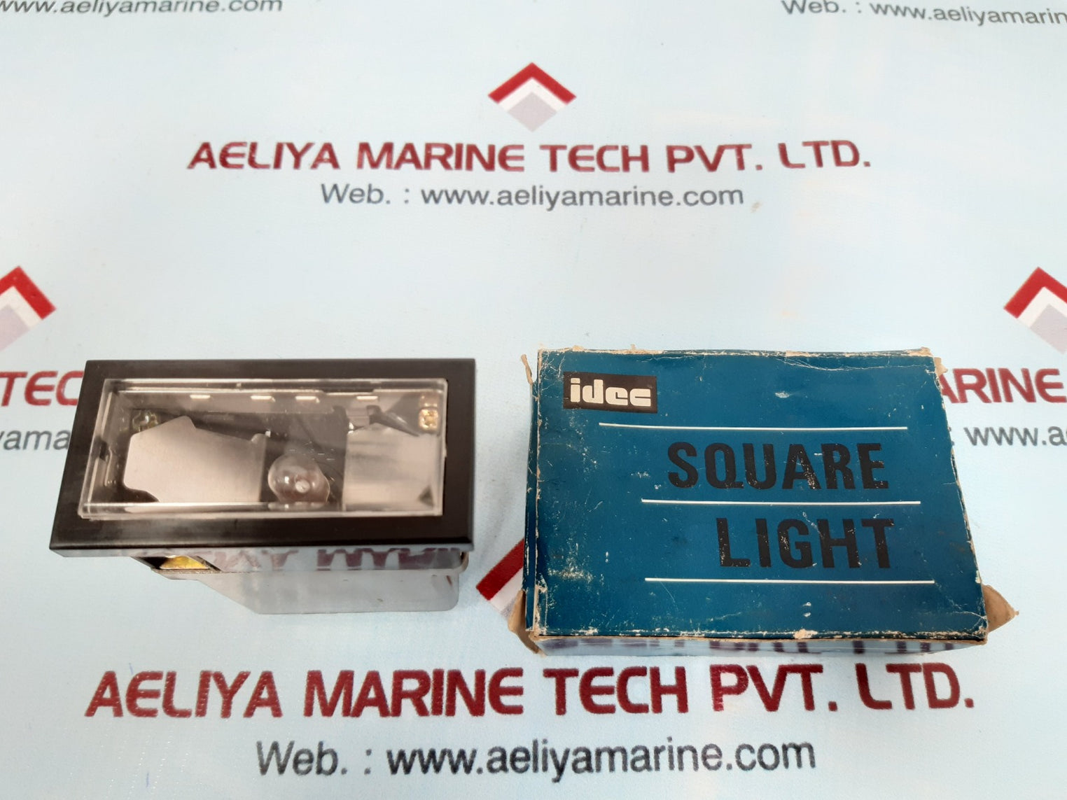 Idec izumi sl37-111 square light