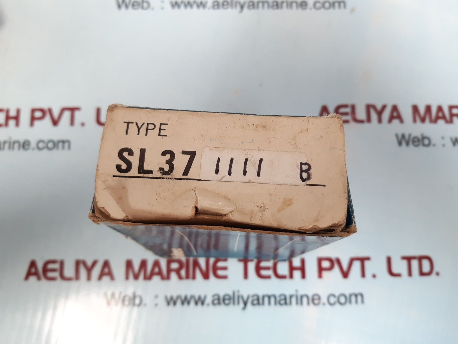 Idec izumi sl37-111 square light