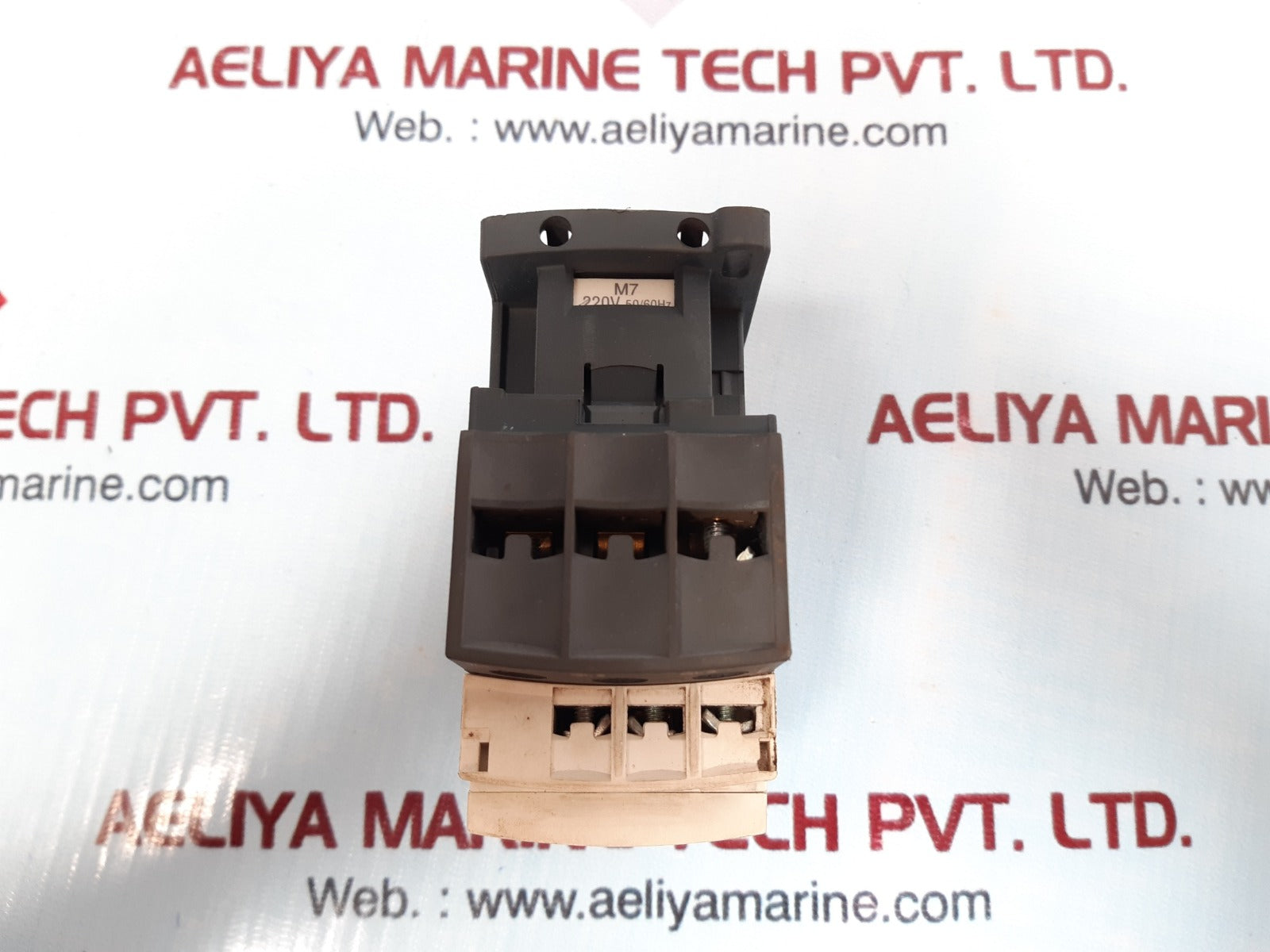Telemecanique lc1 d326 contactor 220v 50/60hz