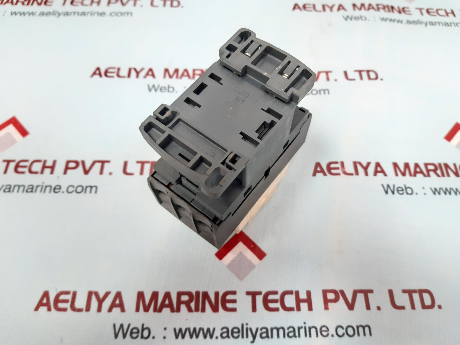 Telemecanique lc1 d326 contactor 220v 50/60hz