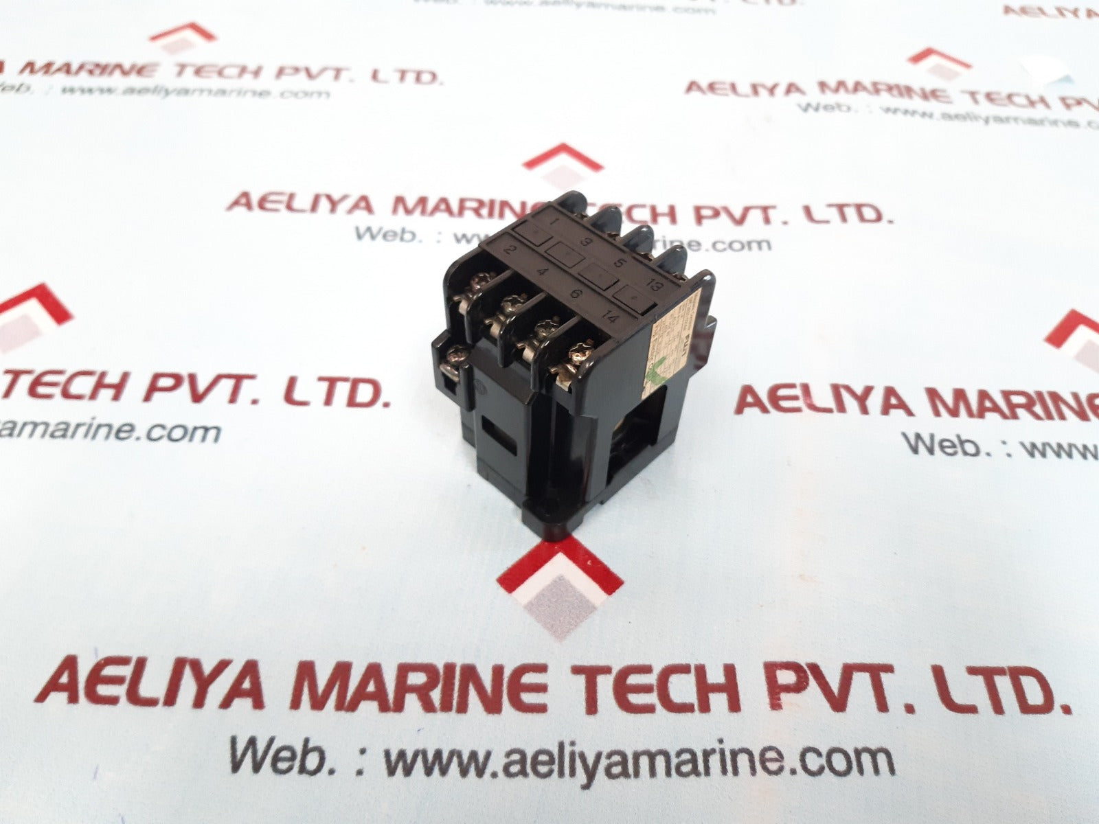 Fuji electric src3631-02(4a) magnetic contactor