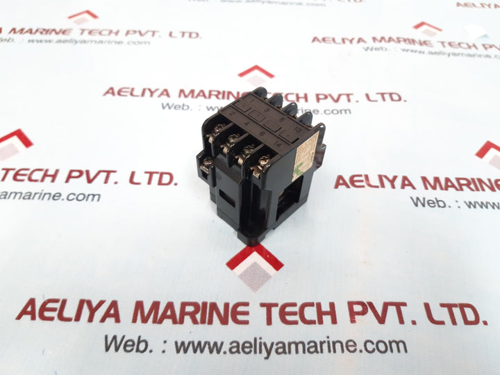 Fuji electric src3631-02(4a) magnetic contactor