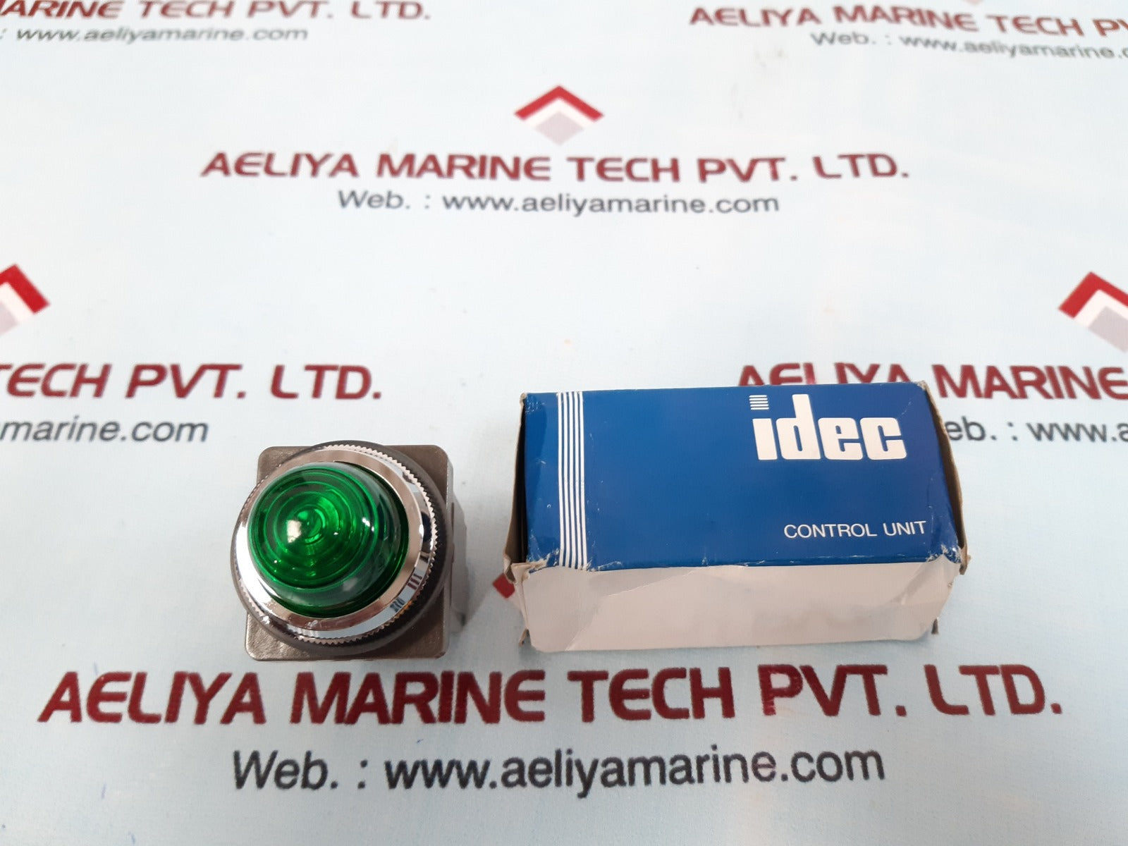 Idec apn118-g green push-button control unit
