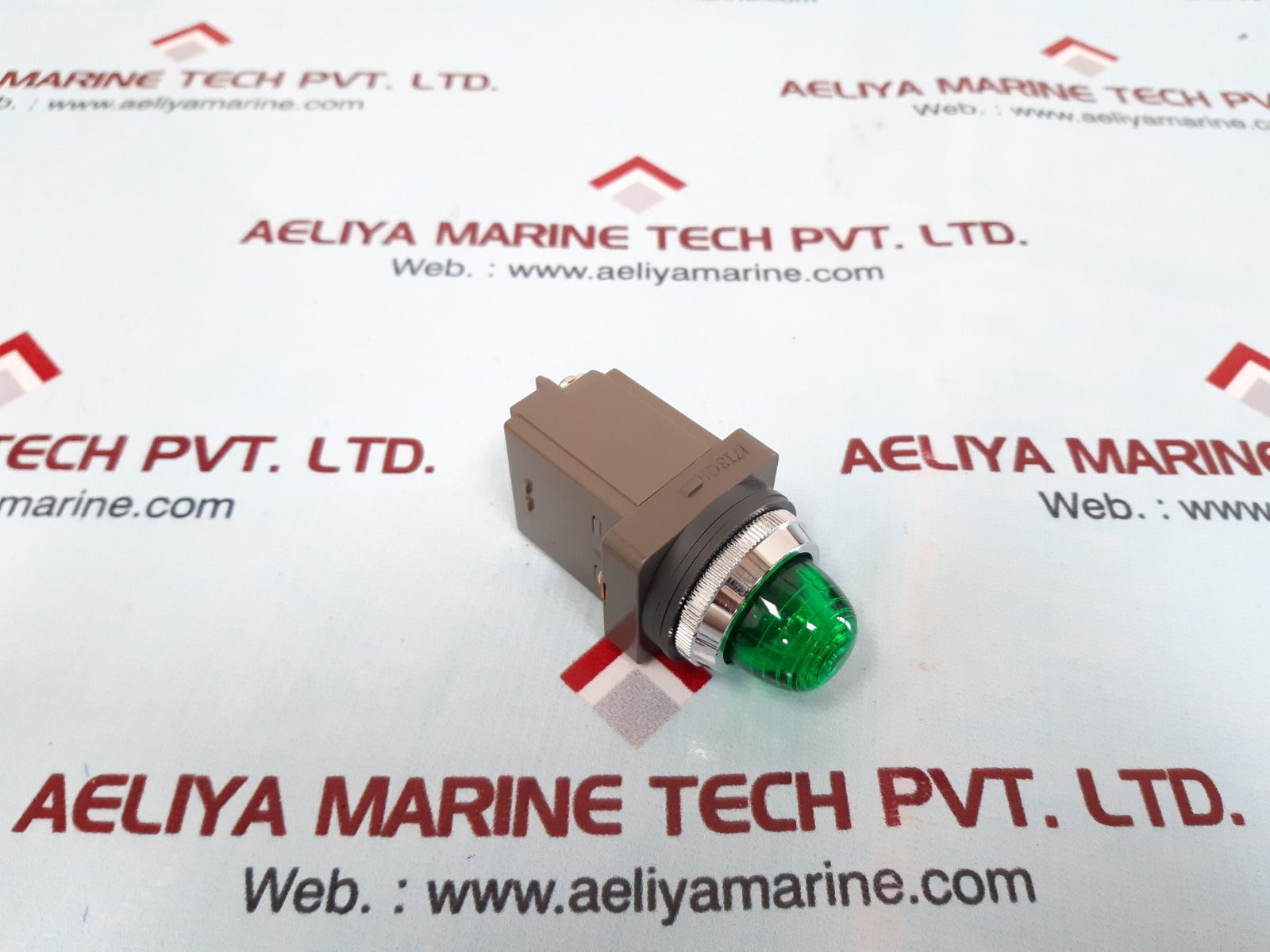 Idec apn118-g green push-button control unit