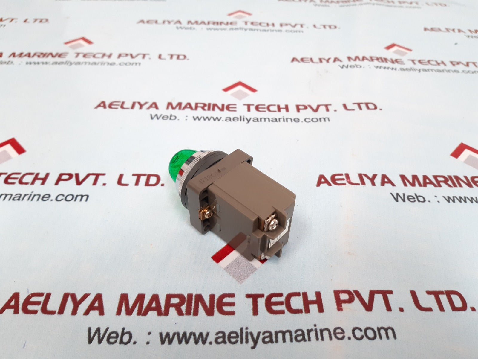 Idec apn118-g green push-button control unit