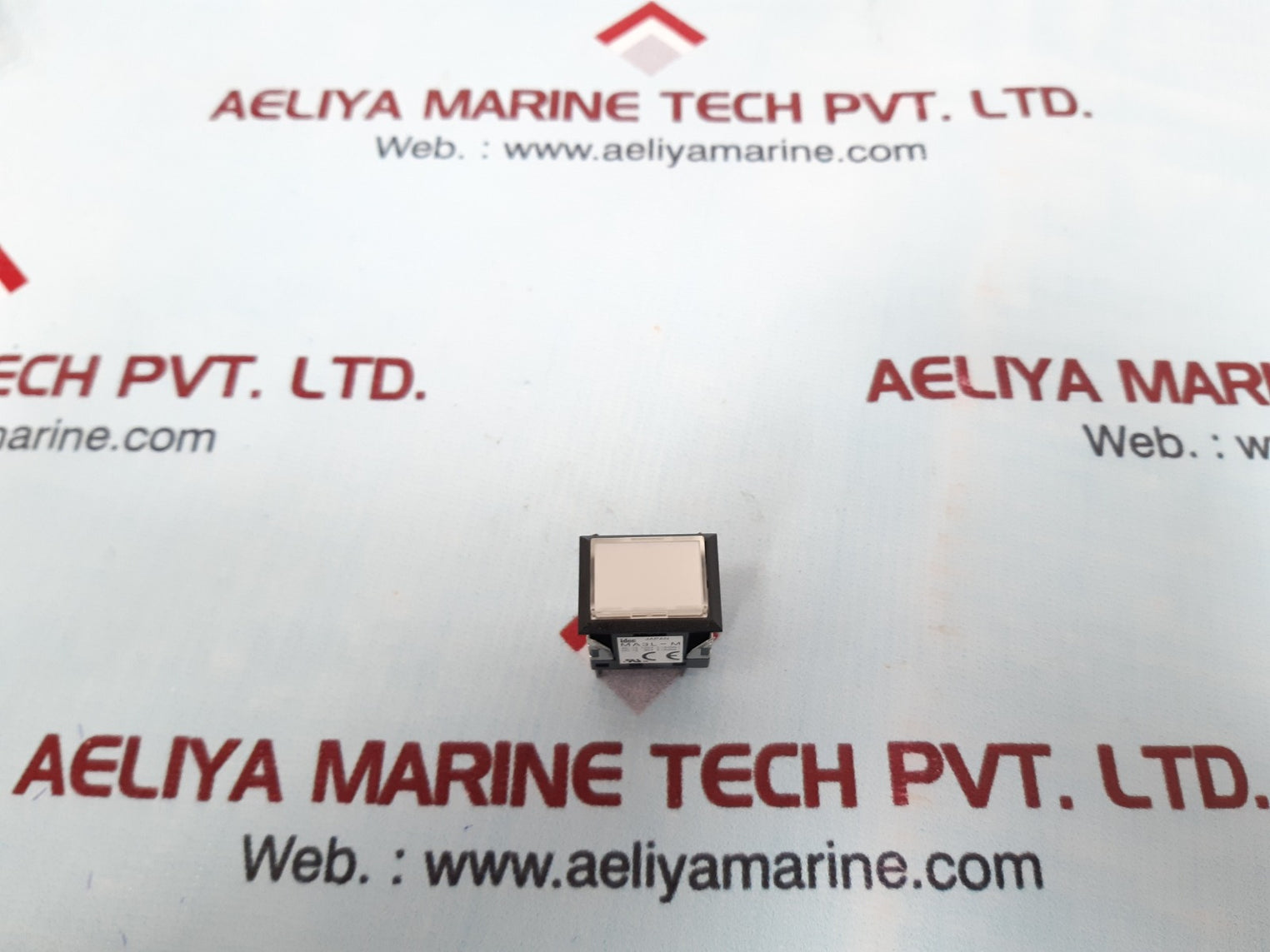 Idec ma3l-m1341w pushbutton switch 