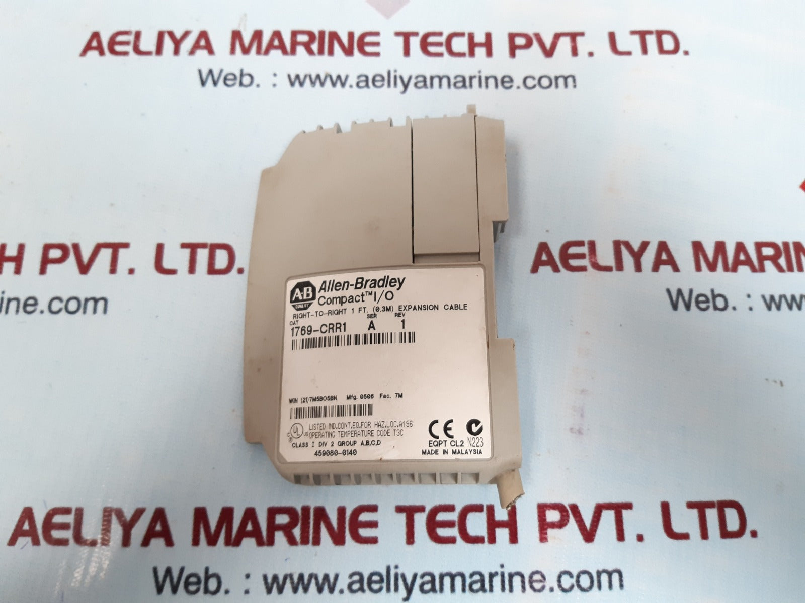 Allen-bradley 1769-crr1 right-to-right 1 ft.(0.3m) expansion cable
