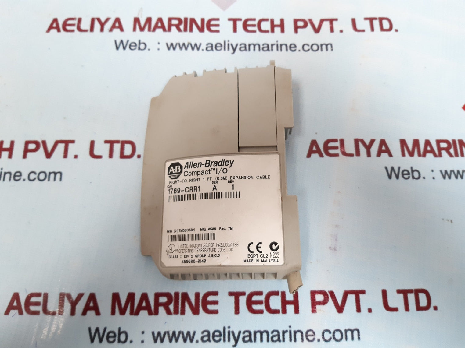 Allen-bradley 1769-crr1 right-to-right 1 ft.(0.3m) expansion cable