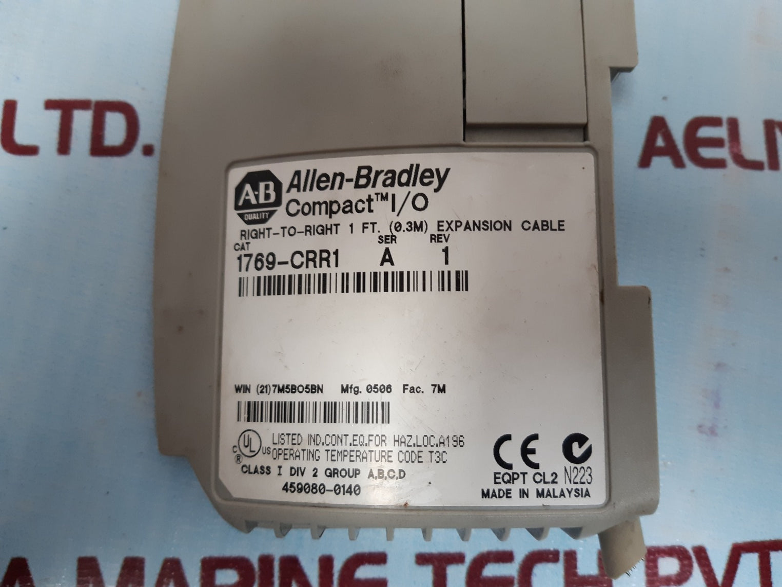Allen-bradley 1769-crr1 right-to-right 1 ft.(0.3m) expansion cable