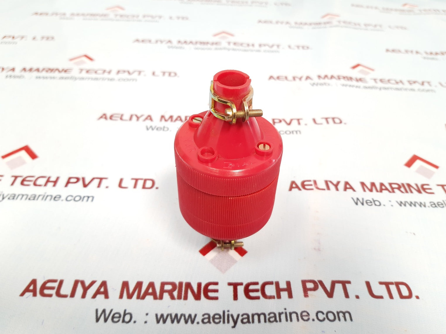 pial 30a 250/380/440v ca plug