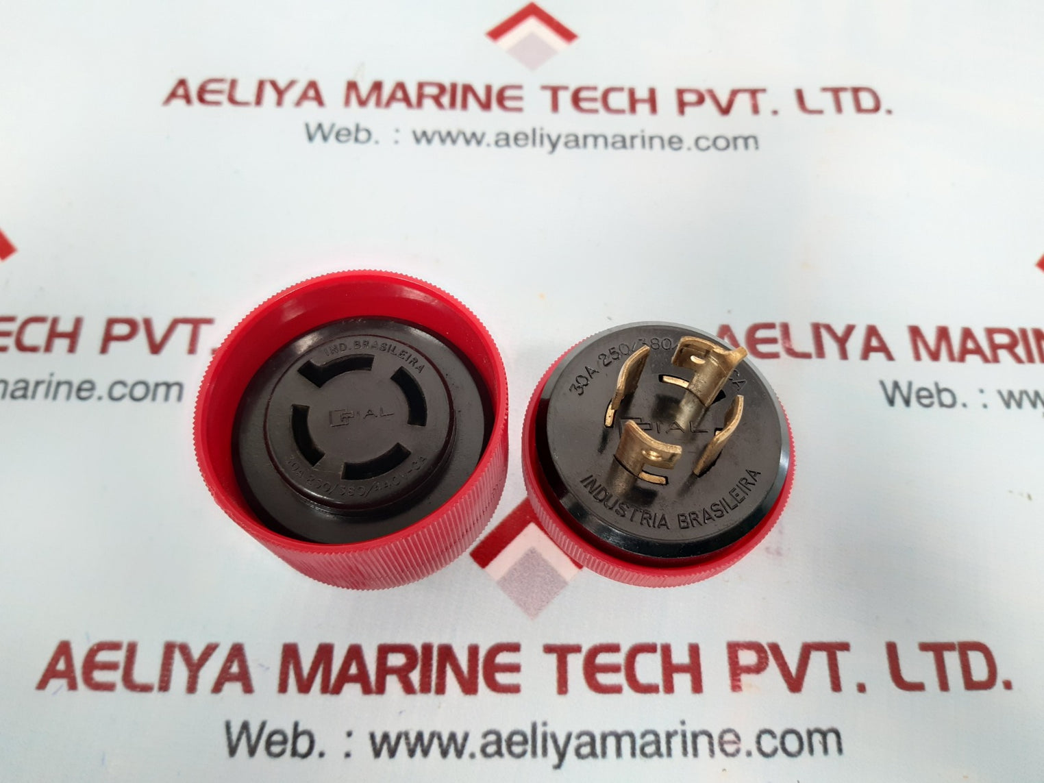 pial 30a 250/380/440v ca plug