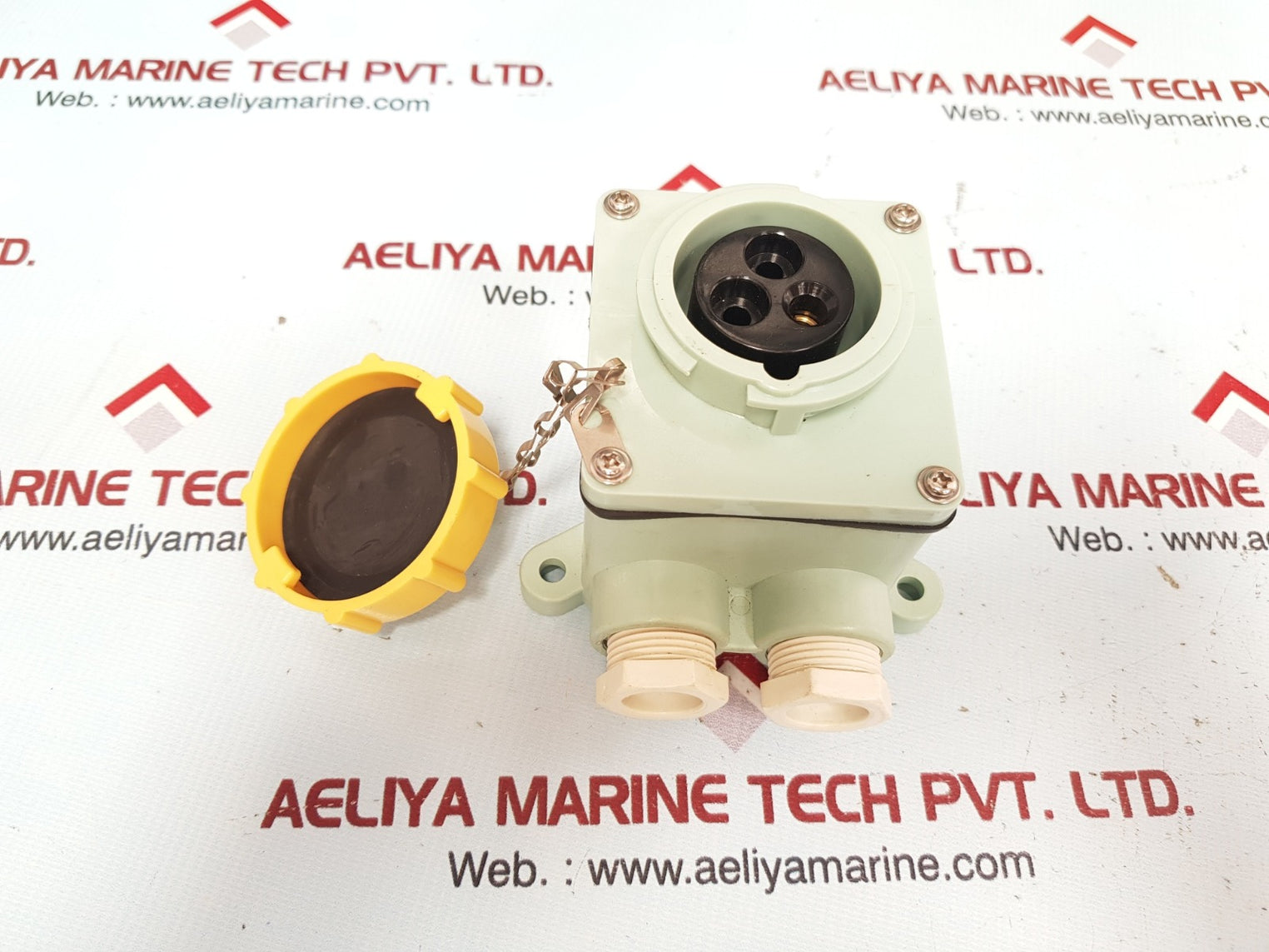 Senko guichi rl-2 2p+ socket outlet 16a-4h/100-130v