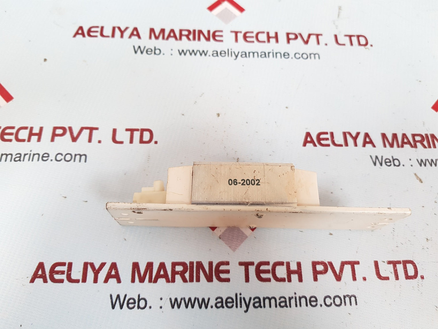 Armstrong ail 208 std