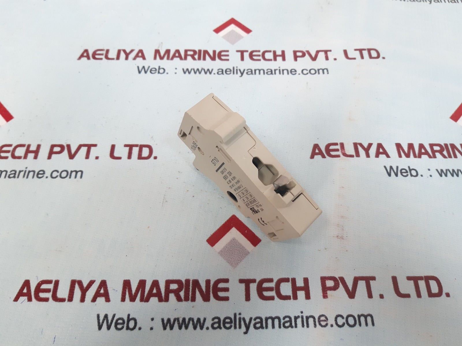 Ferraz st10 690v 32a fuse holder